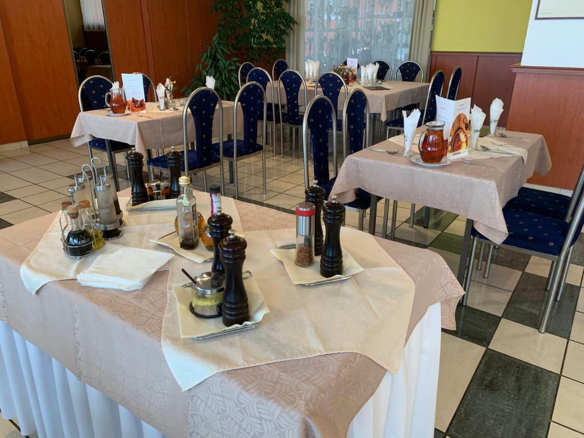 Hotel Patriot Vranov nad Toplou Ngoại thất bức ảnh